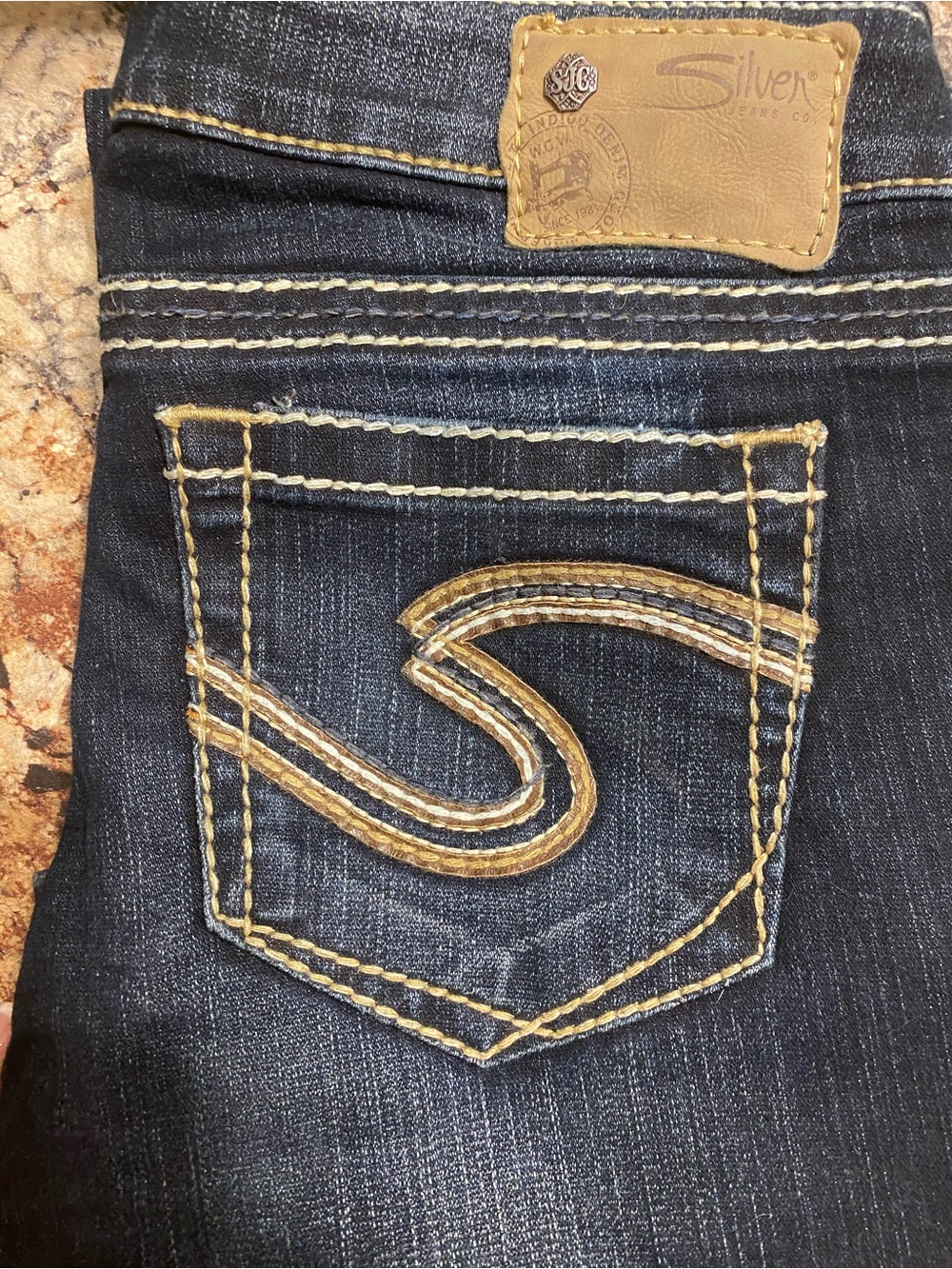 Silver Jeans Women's Dark Indigo Skinny Jeans with Contrast Tan Stitching